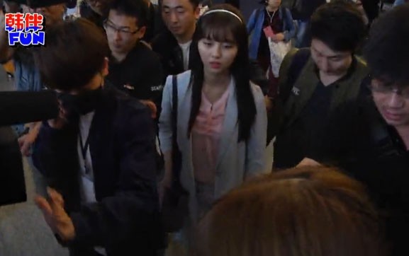 韩国女星金所炫年仅16岁就拥有大批粉丝喜爱