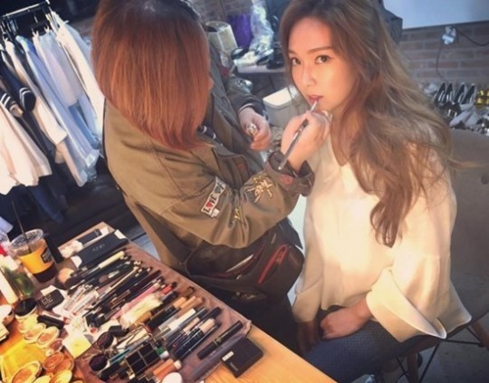 最近以主持人身分回归韩国娱乐圈的Jessica推销自家产品