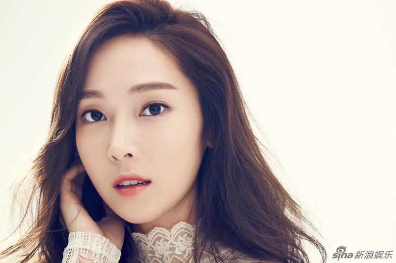 Jessica郑秀妍生日写真曝光 淡妆上镜清纯优雅