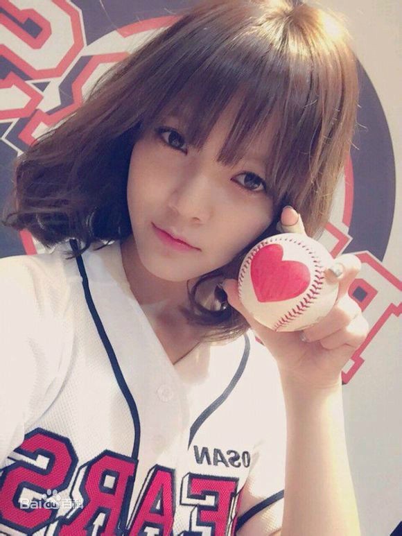 AOA申智珉的首个SOLO单曲是什么？