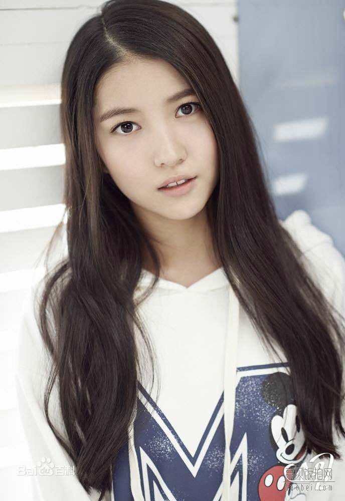 Gfriend金素晶在队里担当什么职务?
