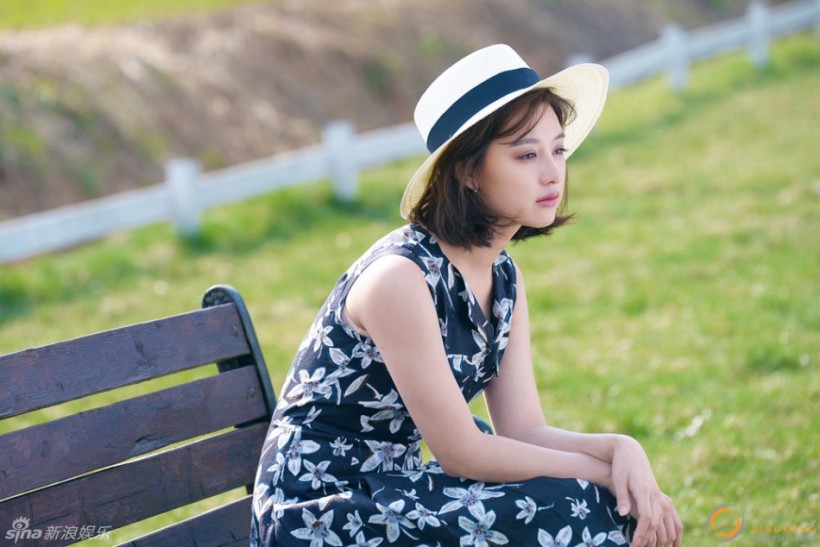 韩星金智媛户外写真公开 可爱优雅魅力无限