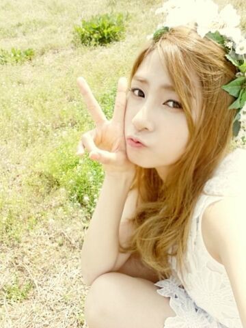 Apink吴夏荣是什么时候出生的？