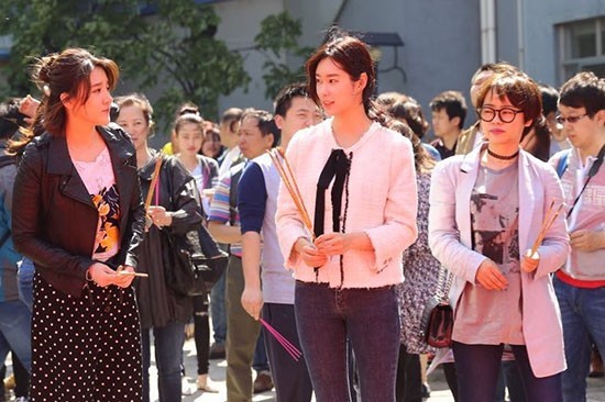 《我的女神我的妈》于上海开机拍摄 "黄以娜与金星上演异国婆媳矛盾"