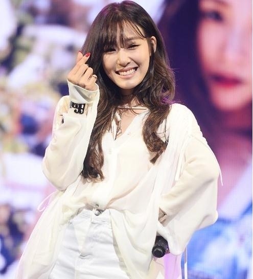 少女时代Tiffany接受新专辑采访 对首个自制曲表达了喜爱之情