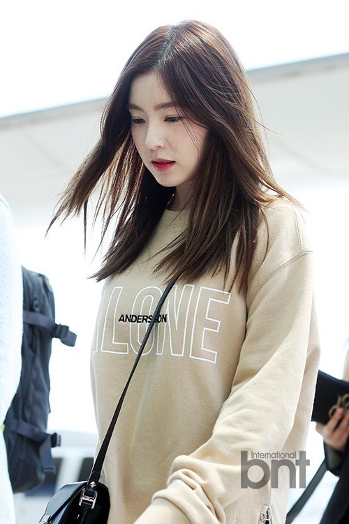 女子组合Red Velvet飞中国参加博览会 青春活泼可爱迷人