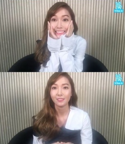 Jessica(郑秀妍)以初放送与粉丝进行互动 展示了久违的名品撒娇技