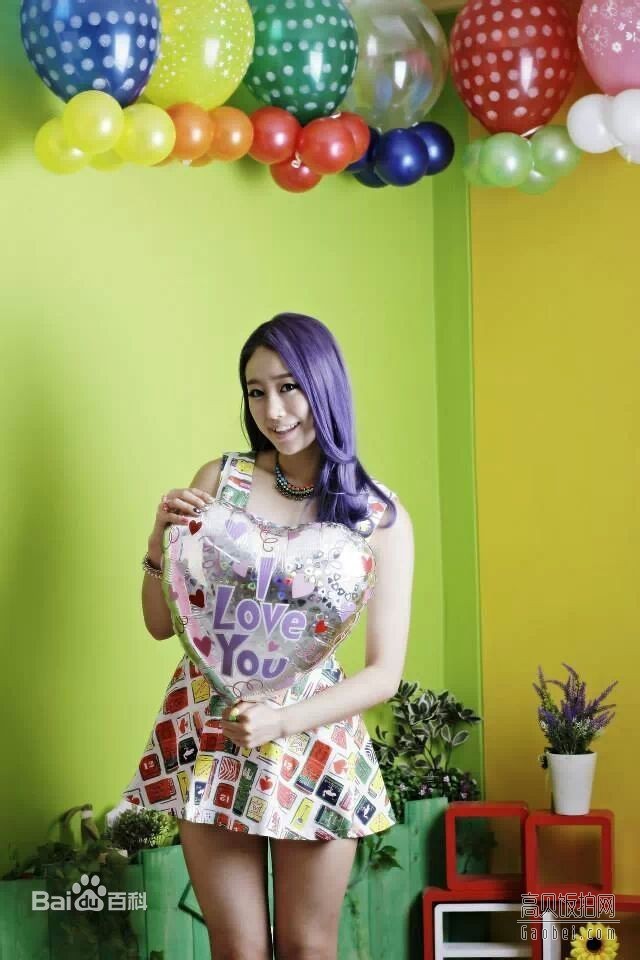 韩国女子组合Tren-D前成员金书京的艺名叫什么？