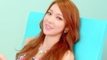 韩国女子组合D.Holic成员Duri在队担当什么职务？