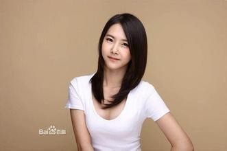 韩国女子组合purplay成员雪河在队的职务是什么？