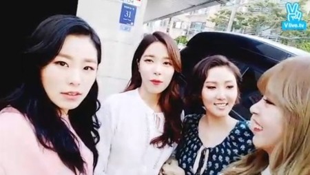 MAMAMOO通过直播平台向粉丝表达感谢之情 正在为粉丝筹备惊喜活动 MAMAMOO通过直播平台向粉丝表达感谢之情 正在为粉丝筹备惊喜活动