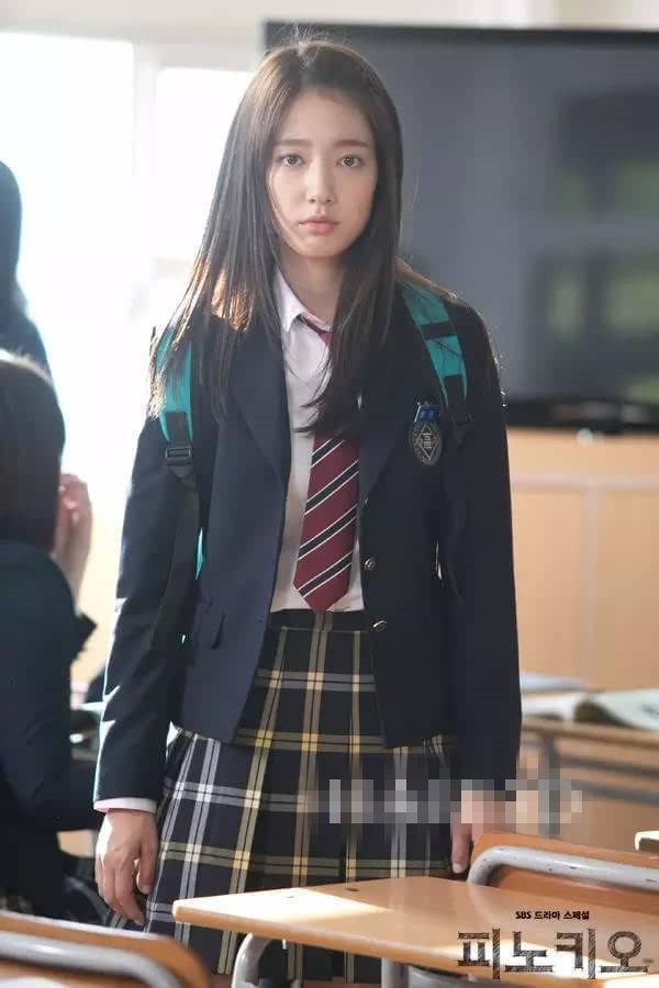 女星朴信惠以什么电影达到了人气五连冠？