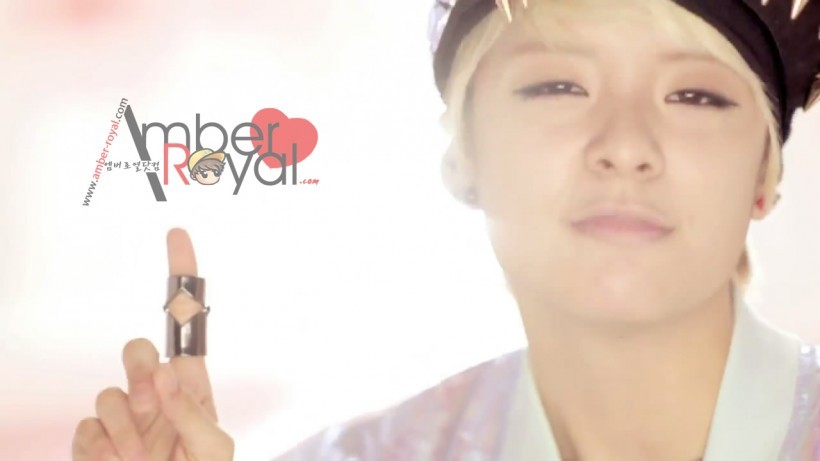 歌手Amber个人创作的单曲叫什么名字?