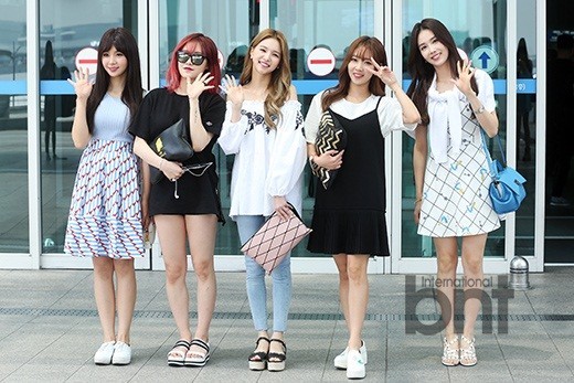 女子组合FIESTAR飞中国参加"MCD in China"  笑靥如花微笑招手