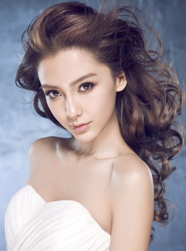 Angelababy的本名叫什么？