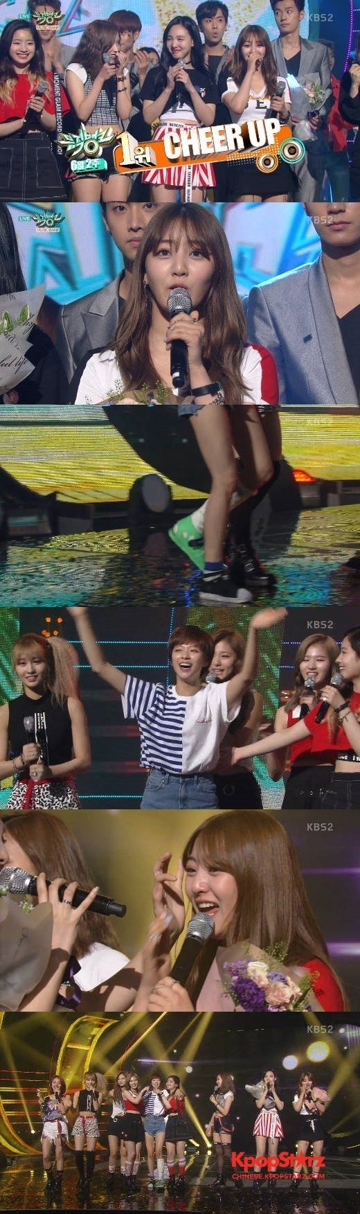 女子组合Twice获得了音乐节目《音乐银行》的一位