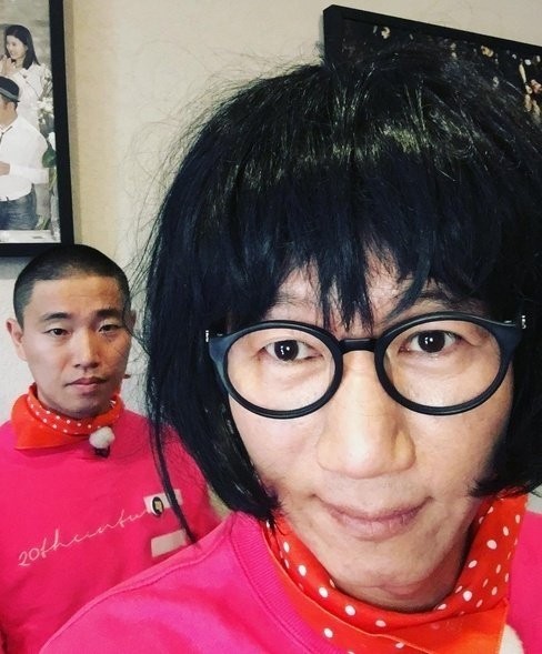 《Running Man》池锡辰发布了自己戴假发的照片 Gary表情淡定引爆笑