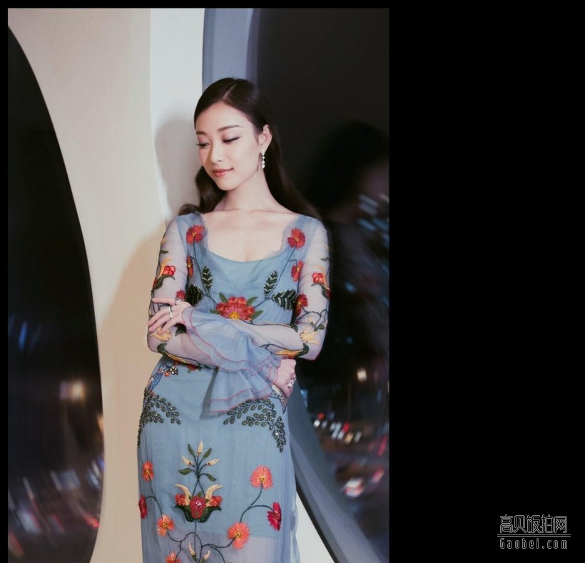 倪妮因为什么而火起来的？