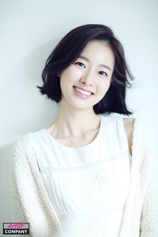 演员李诗雅签约演员郑雨盛、李政宰公司ARTIST COMPANY。