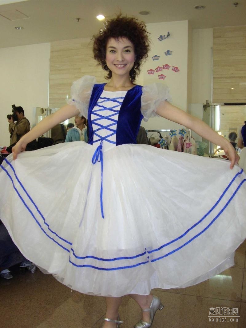 中国电视节目主持人、演员吴昕个人简介