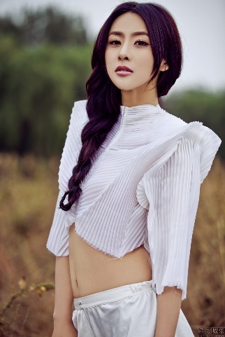 女演员贾青是什么时候出生的？