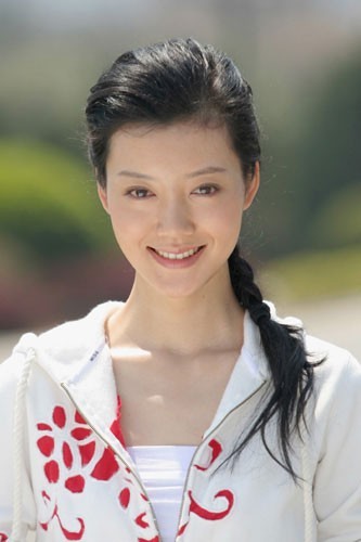 演员车晓第一次出演的影视作品是什么？