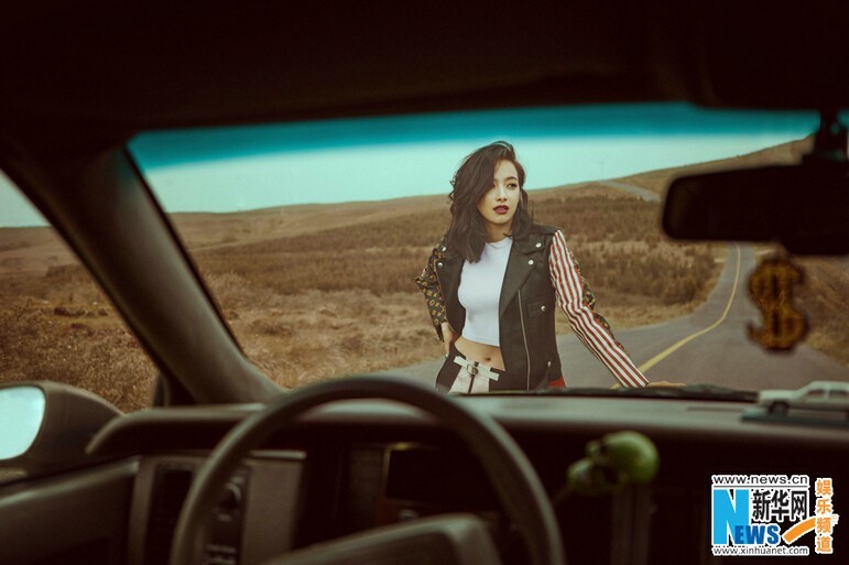 今日宋茜曝光一组率性写真