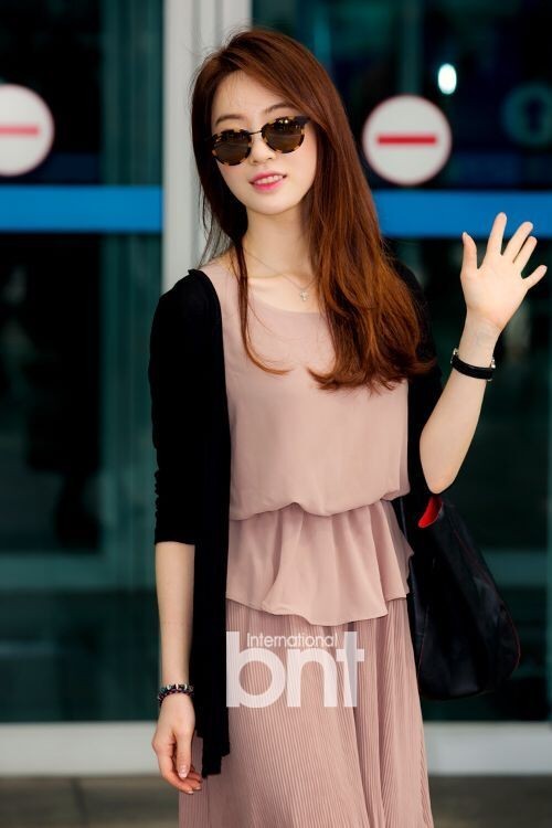 韩国艺人杨郑媛因《我一个人去，女行》而前往蒙古