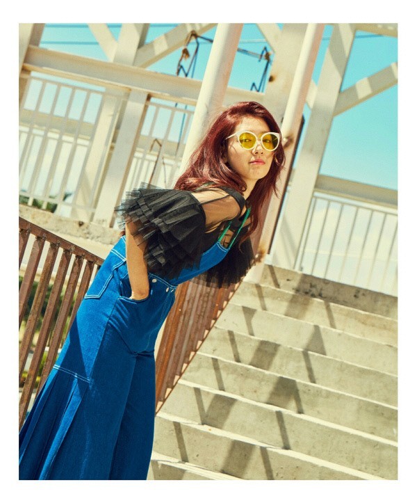 朴信惠公开在菲律宾马尼拉拍摄的一组写真