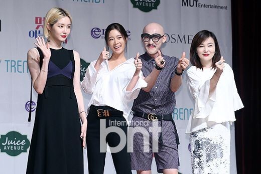 《漂亮的姐姐》在阳川区木洞现代百货举行制作发布会