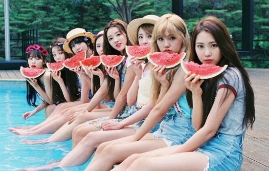 OH MY GIRL经纪公司公开了一组新专辑的集体和个人宣传照