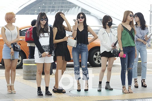 AOA现身仁川国际机场，前往日本参加“KOREA MUSIC WAVE”