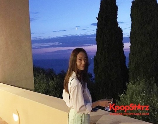 f(x)成员Krystal公开了近况，吸引了大家的关注