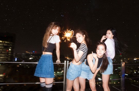 BLACKPINK以《口哨》席卷了八大音乐网站周排行榜冠军
