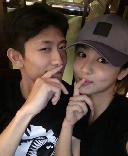 杨紫在微博po出一组与张一山的合影