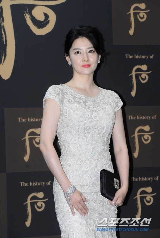演员李英爱将出演SBS中秋节脱口秀节目