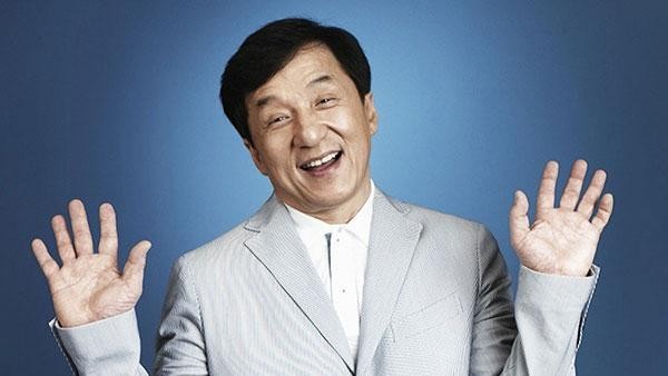 成龙系首位获奖华人在奥斯卡获什么奖？