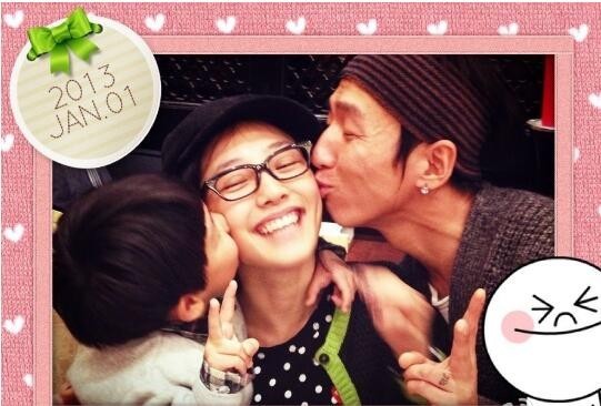 32岁白百合与8岁儿子元宝温馨合照？儿子多大了？