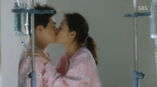孔晓振对曹政奭发动了奇袭KISS