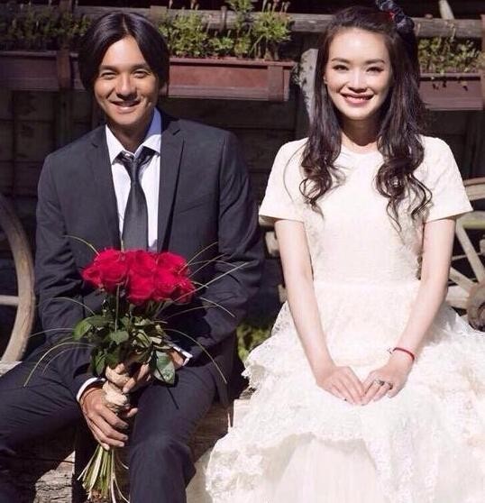 舒淇和冯德伦把婚礼的极简主义发挥到了机制
