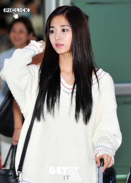 TWICE周子瑜结束在日本举行的JYP NATION演唱会