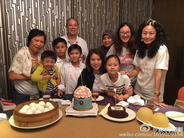袁咏仪45岁生日，儿子给他做了什么？