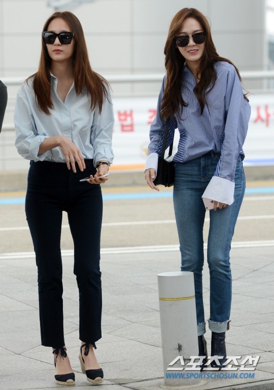 Jessica、女团f(x)成员Krystal出席某时尚品牌活动