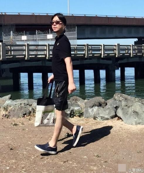 高晓松晒出一张PS过后“瘦版”自己的照片