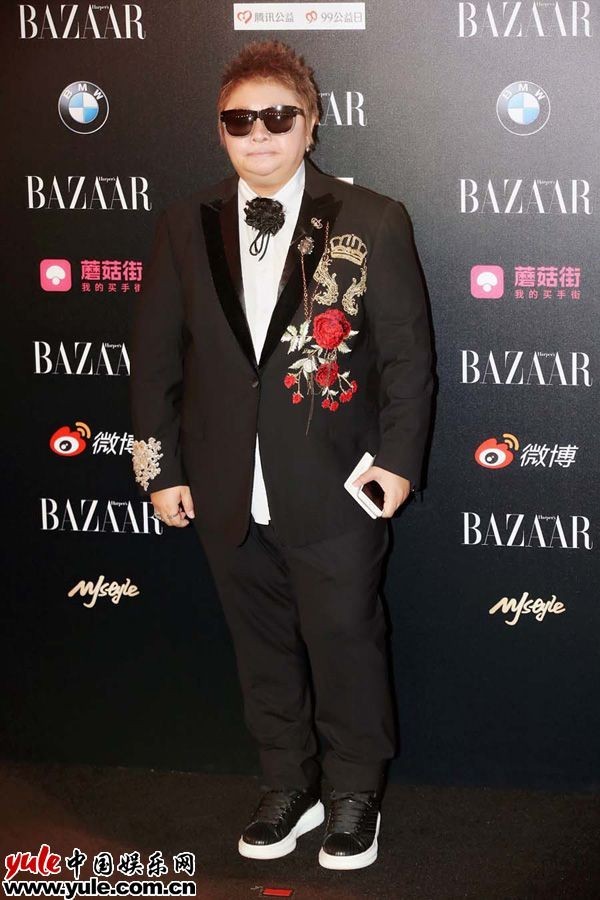 著名歌手韩红应邀出席明星慈善夜活动 著名歌手韩红应邀出席明星慈善夜活动