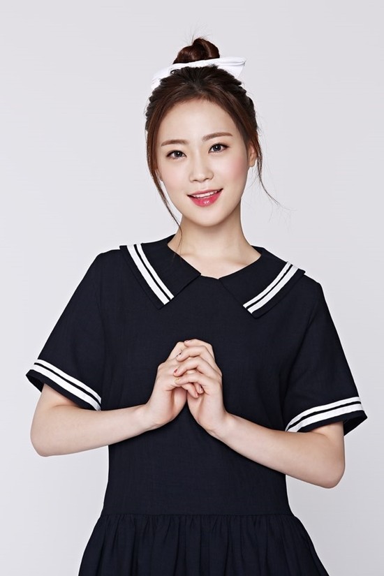 演员许龄智以特别MC的身份亮相《THE SHOW（韩秀榜）》