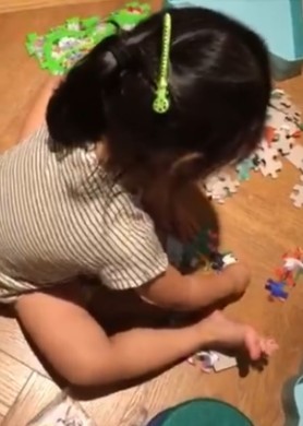 “娘娘”孙俪在微博上发了一个小花妹妹唱歌的小视频