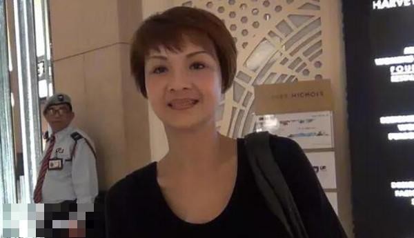近日叶子楣近照曝光，芳华已不再
