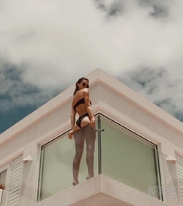 汪峰前妻晒了大尺度照片，跟章真是没的比?