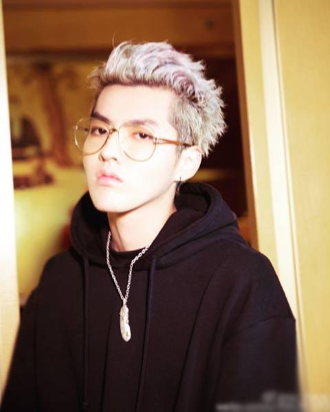 21日凌晨伦敦时装周压轴大秀正式开启